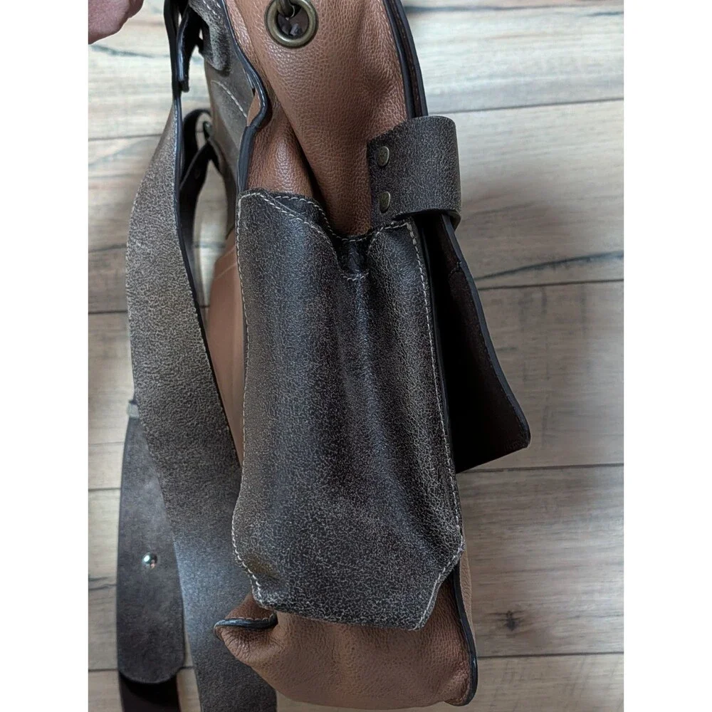 Scout by Petunia Pickle Bottom Leather Diaper Bag / Messenger Bag